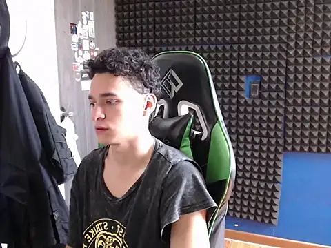 Snapshot of Curly_Angel24 chatting on 03/02/26, 02:57 Curly Angel24 online show from 03/02/26, 02:57