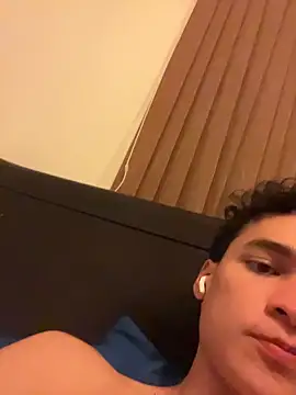 Snapshot of Curly_Angel24 chatting on 03/12/26, 04:40 Curly Angel24 online show from 03/12/26, 04:40