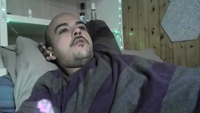 Snapshot of ItalianVinDiesel chatting on 09/28/25, 08:20 ItalianVinDiesel online show from 09/28/25, 08:20