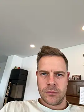 Snapshot of Danii0790 chatting on 10/20/25, 08:59 Danii0790 online show from 10/20/25, 08:59