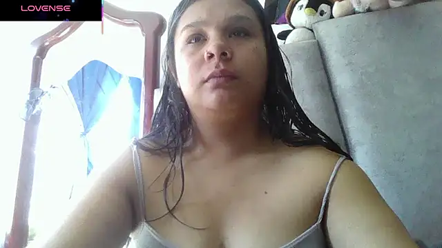 Snapshot of Charis_21 chatting on 04/02/26, 07:11 Charis 21 online show from 04/02/26, 07:11