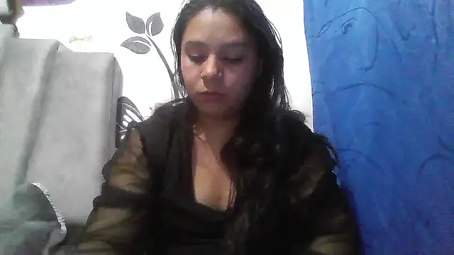 Snapshot of Charis_21 chatting on 04/17/26, 12:02 Charis 21 online show from 04/17/26, 12:02