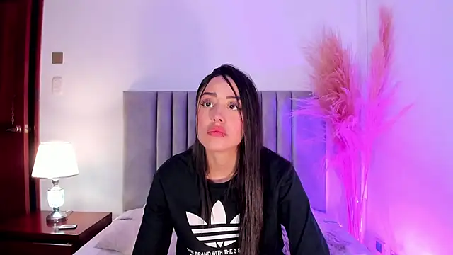 NoraDasilva online show from 01/10/25, 12:27