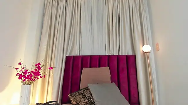 NoraDasilva online show from 03/07/25, 12:37