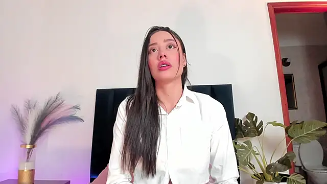 NoraDasilva online show from 03/22/25, 12:28