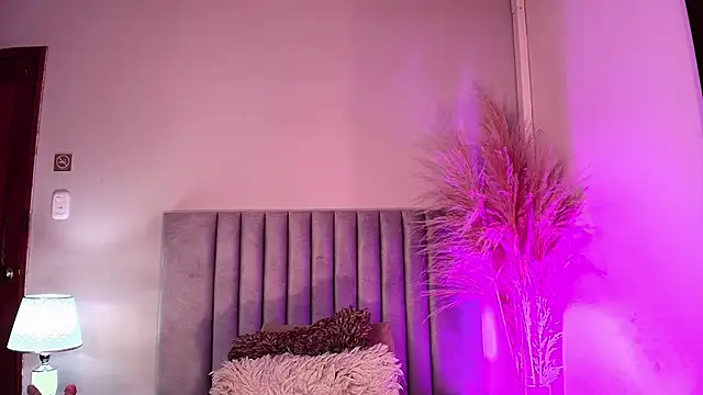 NoraDasilva online show from 09/10/25, 12:43