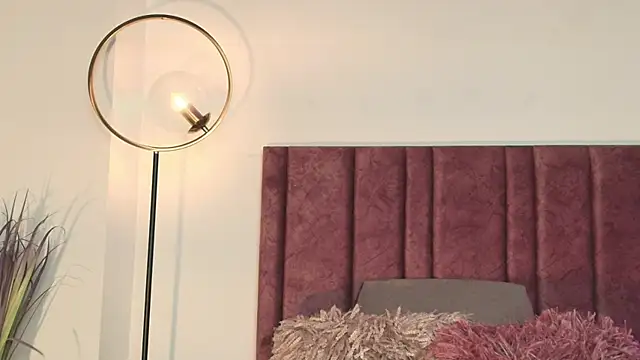 NoraDasilva online show from 10/07/25, 12:30