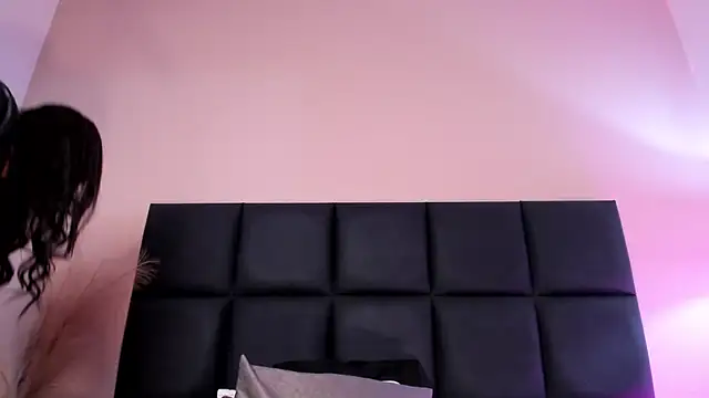 NoraDasilva online show from 10/09/25, 12:41