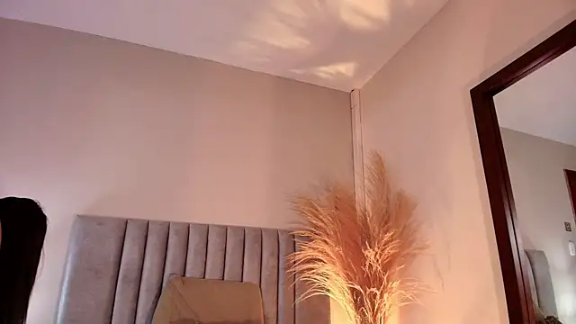 NoraDasilva online show from 11/11/25, 11:16