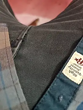 Snapshot of Newyork-couple chatting on 01/13/25, 07:11 Newyork-couple online show from 01/13/25, 07:11