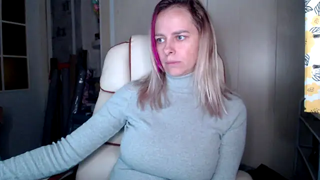 las sweet online show from 10/31/25, 08:04