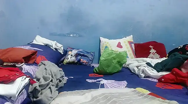 Snapshot of ebony_cristal1 chatting on 02/12/25, 12:05 ebony cristal1 online show from 02/12/25, 12:05