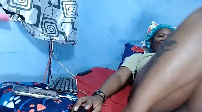 Snapshot of ebony_cristal1 chatting on 02/15/25, 10:00 ebony cristal1 online show from 02/15/25, 10:00