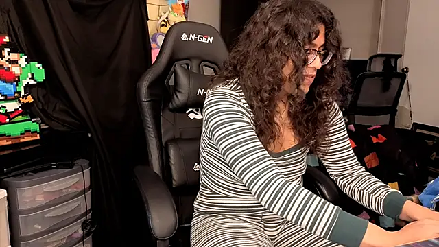 ShinyCherub online show from 11/13/25, 03:55