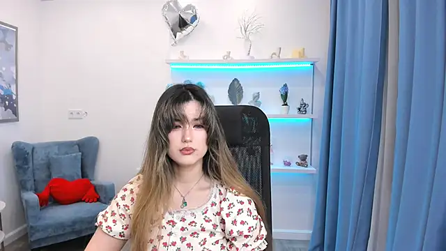 AnneTLi online show from 06/19/26, 03:33