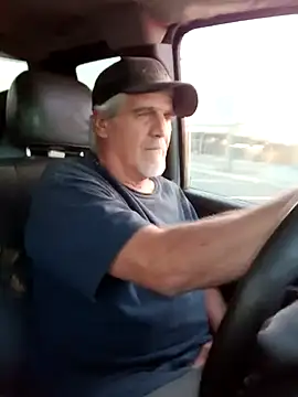 Snapshot of TTolbert chatting on 03/10/25, 01:43 TTolbert online show from 03/10/25, 01:43