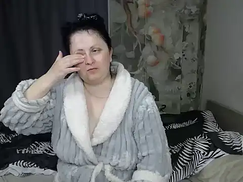 Lillian2 online show from 05/13/26, 09:33