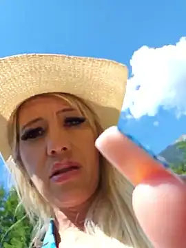 Sexy Sparkling  online show from 06/19/26, 12:31