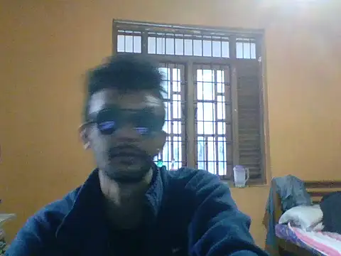 Snapshot of Rusiru32 chatting on 12/15/25, 12:48 Rusiru32 online show from 12/15/25, 12:48