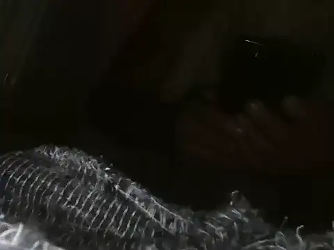 Snapshot of maxstelll chatting on 03/22/26, 04:27 maxstelll online show from 03/22/26, 04:27