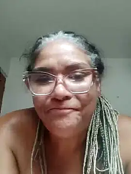 Snapshot of Delicy1 chatting on 01/04/25, 05:37 Delicy1 online show from 01/04/25, 05:37