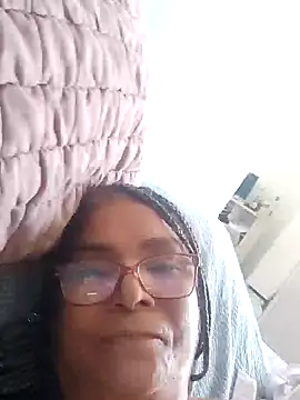 Snapshot of Delicy1 chatting on 02/11/25, 02:13 Delicy1 online show from 02/11/25, 02:13