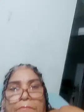 Snapshot of Delicy1 chatting on 02/13/25, 10:54 Delicy1 online show from 02/13/25, 10:54