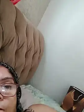 Snapshot of Delicy1 chatting on 02/14/25, 12:14 Delicy1 online show from 02/14/25, 12:14