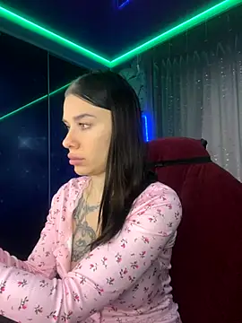 Queen of pain online show from 11/26/25, 06:03