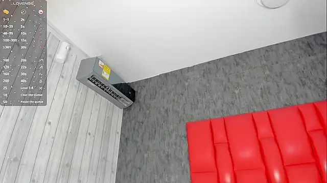 Snapshot of DominicSccott chatting on 06/19/26, 12:42 DominicSccott online show from 06/19/26, 12:42