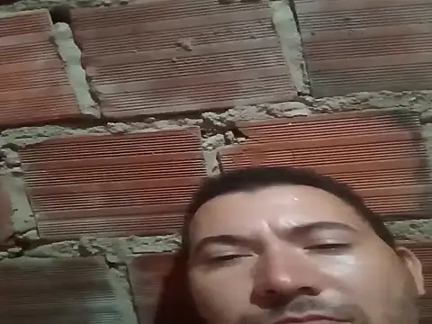 Snapshot of w31 chatting on 10/23/25, 12:10 w31 online show from 10/23/25, 12:10