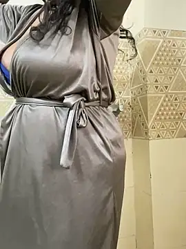 Snapshot of vanyaaurmohan chatting on 04/07/26, 12:38 vanyaaurmohan online show from 04/07/26, 12:38