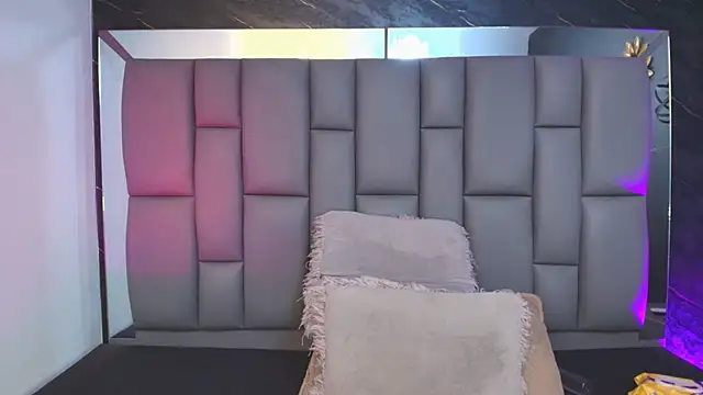  MiaBrown  online show from 11/19/25, 12:05