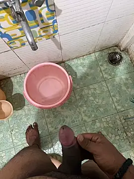 Snapshot of Honeydick7 chatting on 12/27/24, 12:23 Honeydick7 online show from 12/27/24, 12:23