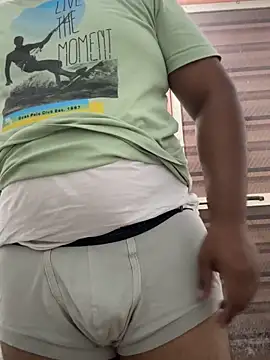 Snapshot of Honeydick7 chatting on 03/18/26, 04:15 Honeydick7 online show from 03/18/26, 04:15