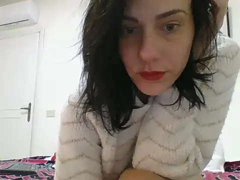 Snapshot of Emyly83 chatting on 12/08/24, 08:15 Emyly83 online show from 12/08/24, 08:15