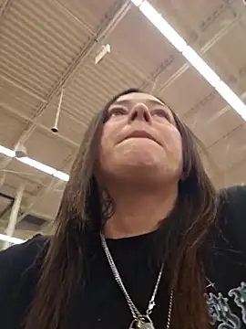 Snapshot of angelbaby1998 chatting on 10/30/25, 02:02 angelbaby1998 online show from 10/30/25, 02:02