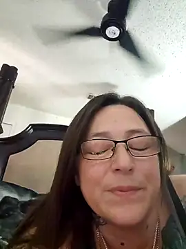 Snapshot of angelbaby1998 chatting on 12/22/25, 05:32 angelbaby1998 online show from 12/22/25, 05:32