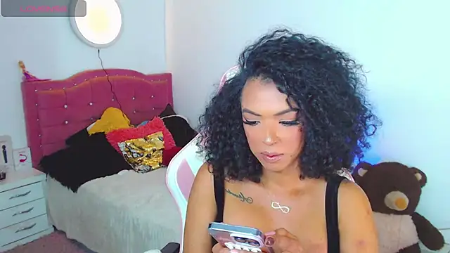 Tanedra collings online show from 04/25/26, 04:04