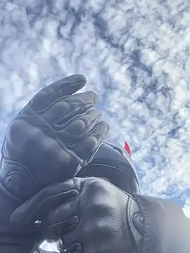 Snapshot of Nicollemays chatting on 03/08/25, 12:09 Nicollemays online show from 03/08/25, 12:09