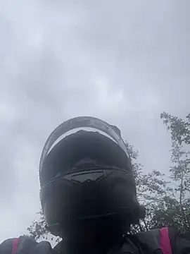 Snapshot of Nicollemays chatting on 03/12/25, 12:04 Nicollemays online show from 03/12/25, 12:04