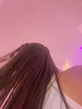 Snapshot of Nicollemays chatting on 03/21/25, 12:06 Nicollemays online show from 03/21/25, 12:06