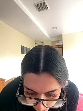 Snapshot of Nicollemays chatting on 09/18/25, 04:09 Nicollemays online show from 09/18/25, 04:09