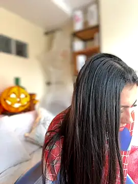 Snapshot of Nicollemays chatting on 10/11/25, 03:10 Nicollemays online show from 10/11/25, 03:10