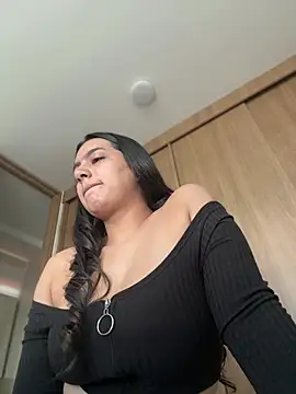 Snapshot of Nicollemays chatting on 02/26/26, 02:05 Nicollemays online show from 02/26/26, 02:05