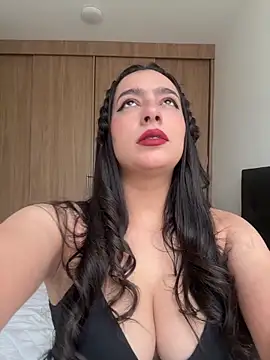 Nicollemays online show from 05/12/26, 02:14