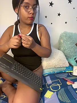 Snapshot of Aleja_DANS chatting on 02/19/26, 07:37 Aleja DANS online show from 02/19/26, 07:37