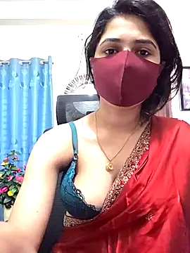 Snapshot of Suvosri chatting on 01/13/26, 07:46 Suvosri online show from 01/13/26, 07:46