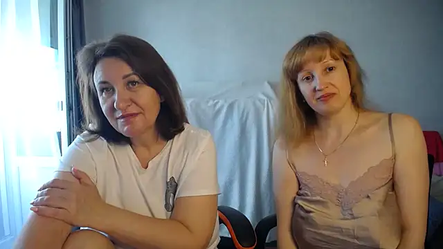 DonnaMagdalena online show from 06/25/26, 07:13
