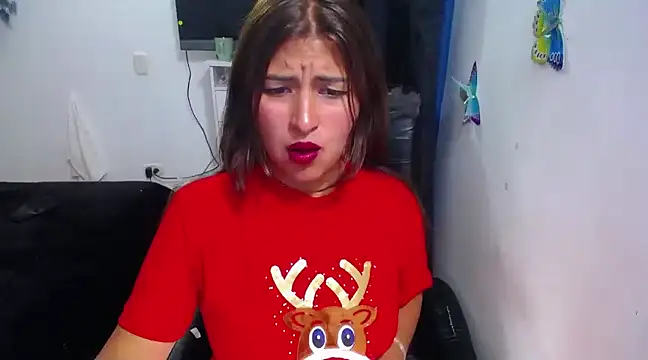 Snapshot of Yunhot_ chatting on 12/23/24, 10:33 Yunhot online show from 12/23/24, 10:33